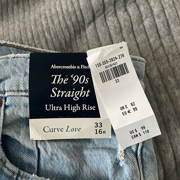 Abercrombie & Fitch Ultra High Rise 90’s Straight Jeans w/vent hem. Size 33/16 - Picture 3 of 5
